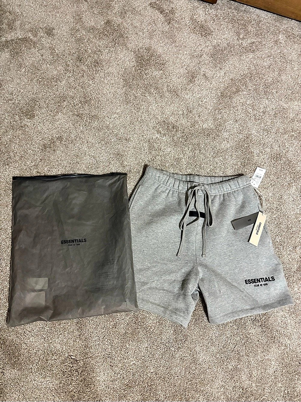 Essentials Fear of God Essentials Sweatshorts in Gray Size Small NWT